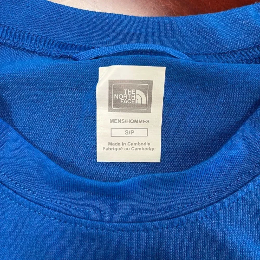 The North Face Vapor Wick Blue T-Shirt sz S NWOT